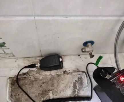 咸阳市屋顶漏水维修公司分享下卫生间漏水的危害及解决方法